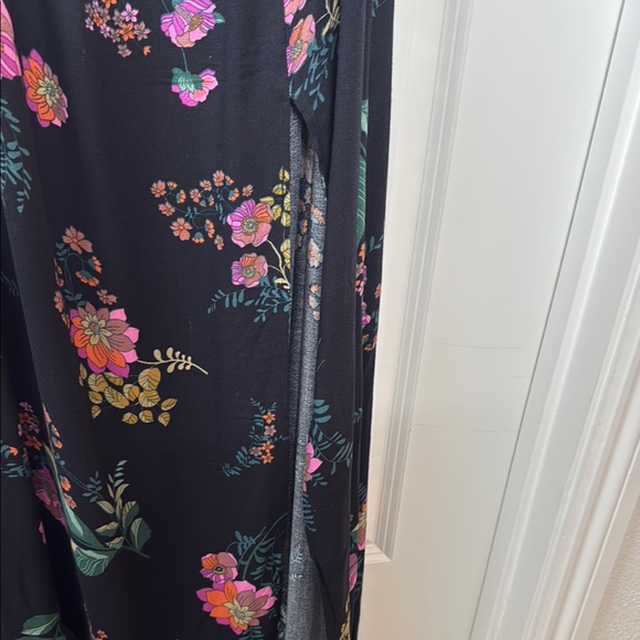 Lovestitch Off-Shoulder Black/Floral Maxi Slit Dress - Picture 6 of 7